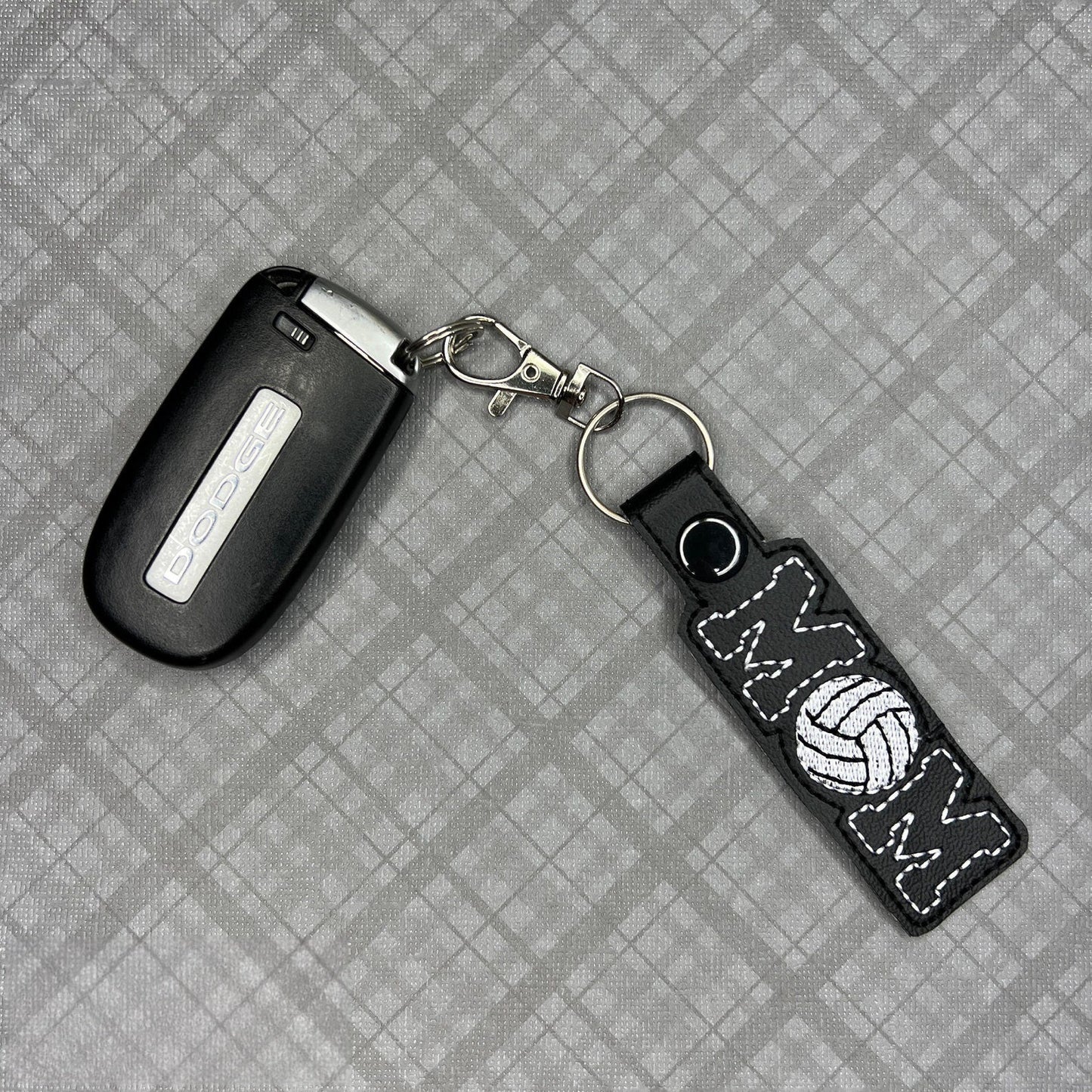 Portachiavi Ricamato Con La Scritta "Mamma Della Pallavolo" - Ciondolo Per Borsa Fatto A Mano Con Spirito Di Squadra, Regalo Per Le Mamme