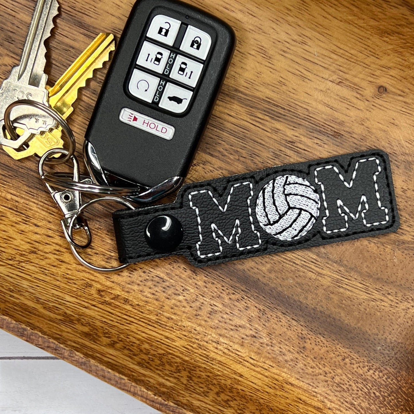 Portachiavi Ricamato Con La Scritta "Mamma Della Pallavolo" - Ciondolo Per Borsa Fatto A Mano Con Spirito Di Squadra, Regalo Per Le Mamme