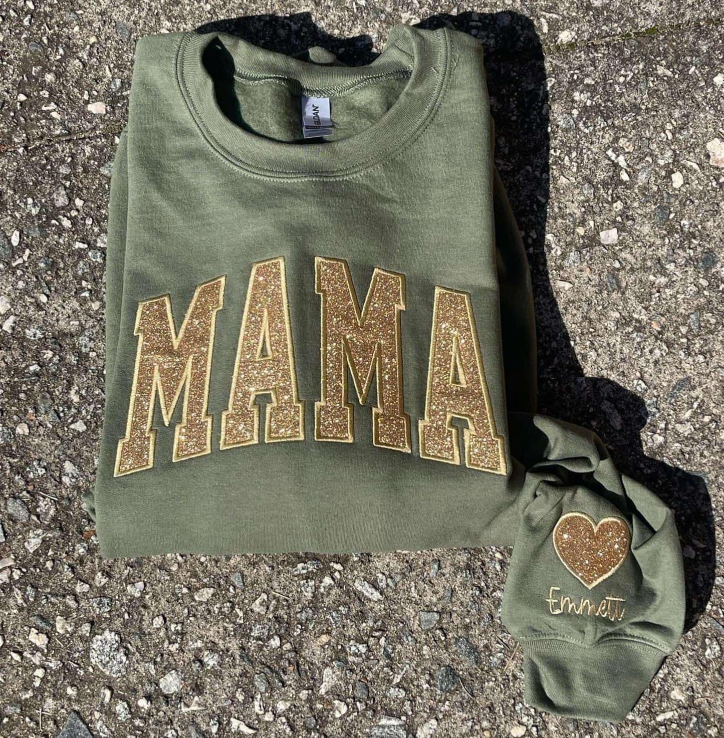 Felpa con ricamo glitterato personalizzato "mama" o t-shirt a maniche corte in colori comodi