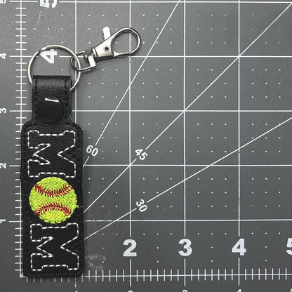 Portachiavi Ricamato "Mamma Del Softball" - Ciondolo Per Borsa Fatto A Mano Con Spirito Di Squadra, Regalo Per Le Mamme