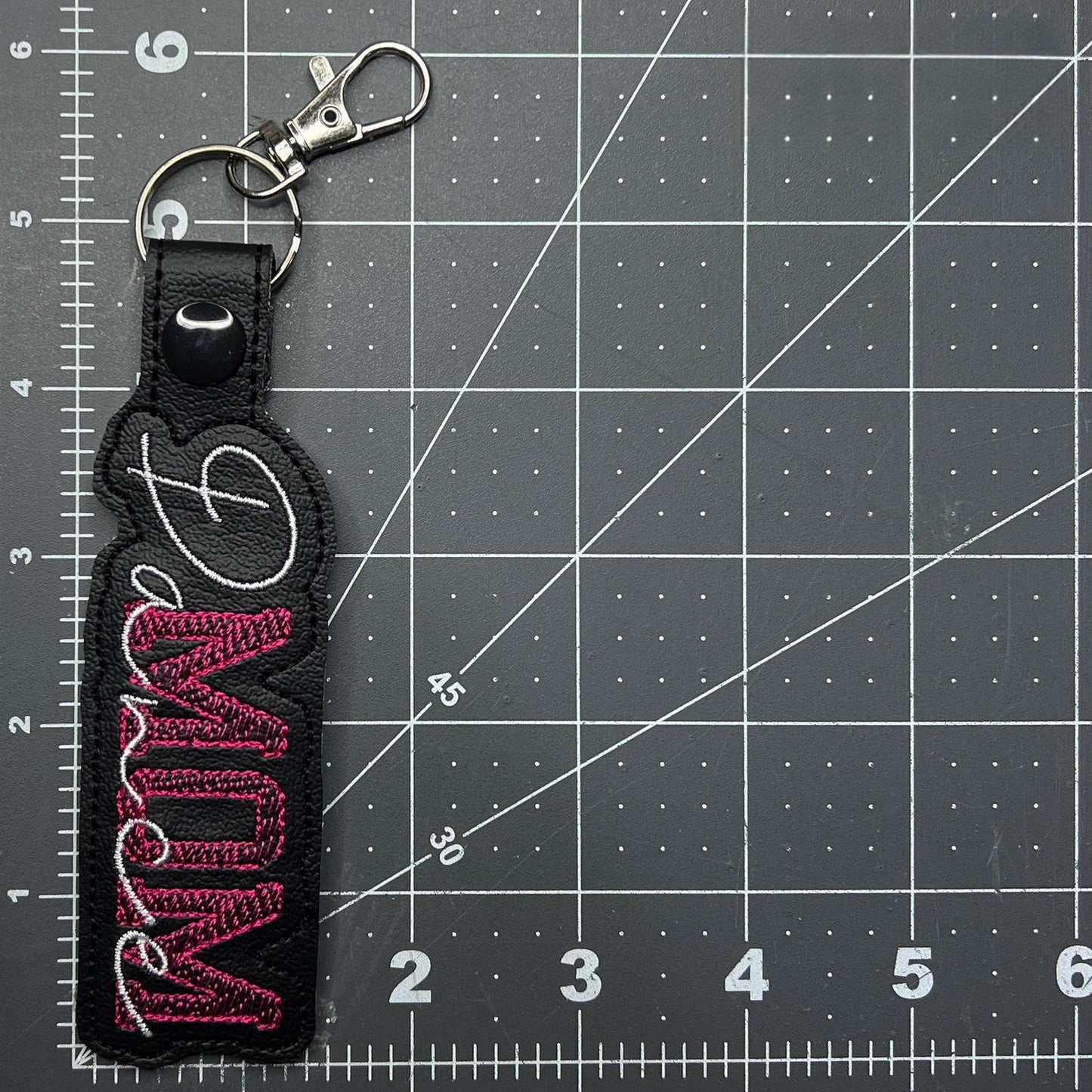 Portachiavi "Ballerina Mom" - Regalo Ricamato A Mano Per La Mamma - Portachiavi O Ciondolo Per Borsa