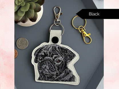 Portachiavi Realistico A Forma Di Carlino: Portachiavi In Similpelle Ricamato O Ciondolo Per Borsa, Un Regalo Fantastico Per Gli Amanti Dei Cani!