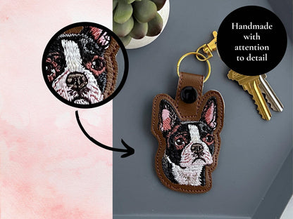 Portachiavi Realistico Con Boston Terrier: Portachiavi Ricamato, Ciondolo Per Borsa O Borsetta - Un Regalo Perfetto Per Gli Amanti Dei Cani