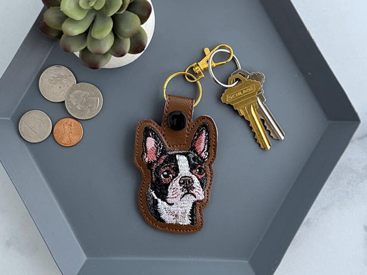 Portachiavi Realistico Con Boston Terrier: Portachiavi Ricamato, Ciondolo Per Borsa O Borsetta - Un Regalo Perfetto Per Gli Amanti Dei Cani