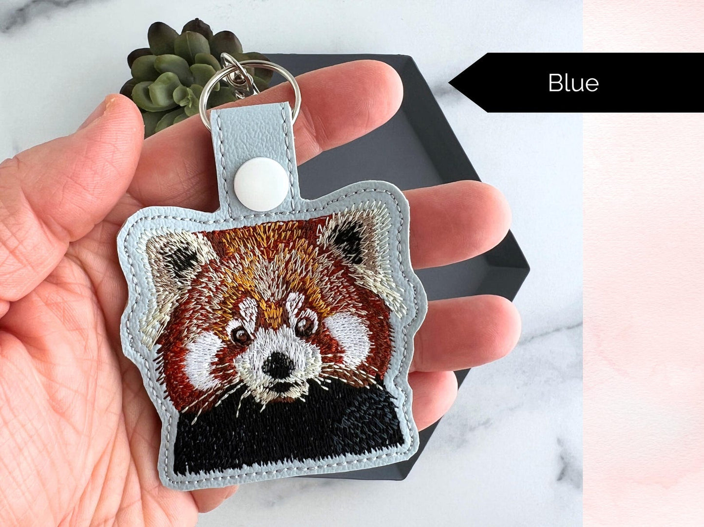 Portachiavi Ricamato A Forma Di Simpatico Panda Rosso | Portachiavi O Ciondolo Per Borsa | Regalo Per Amanti Dei Panda