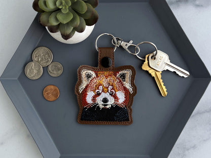 Portachiavi Ricamato A Forma Di Simpatico Panda Rosso | Portachiavi O Ciondolo Per Borsa | Regalo Per Amanti Dei Panda