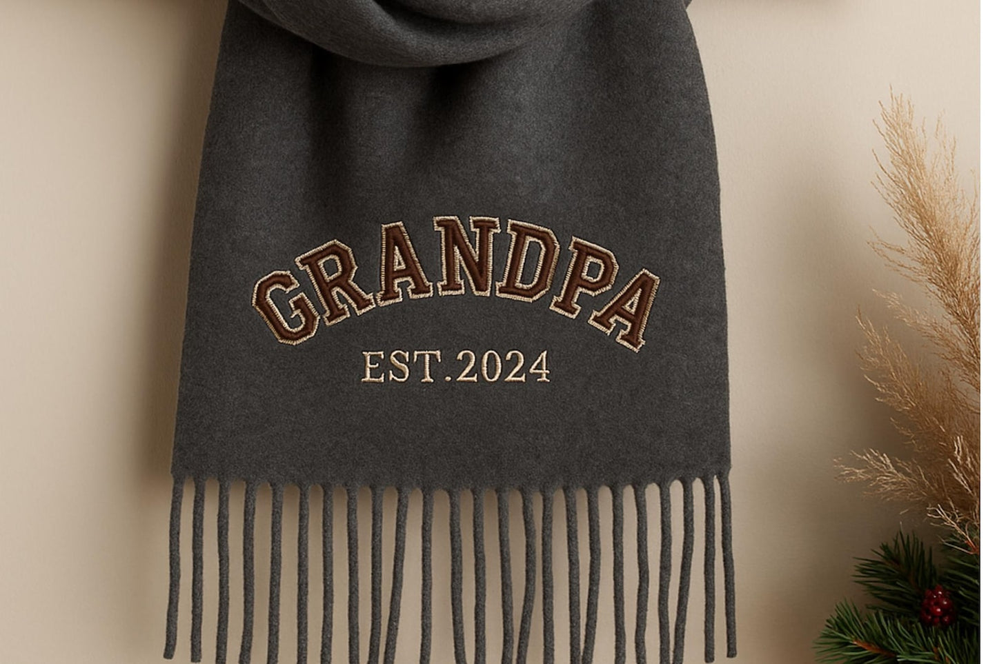 Sciarpa di lana personalizzata con motivo ricamato – Elegante e fatta a mano