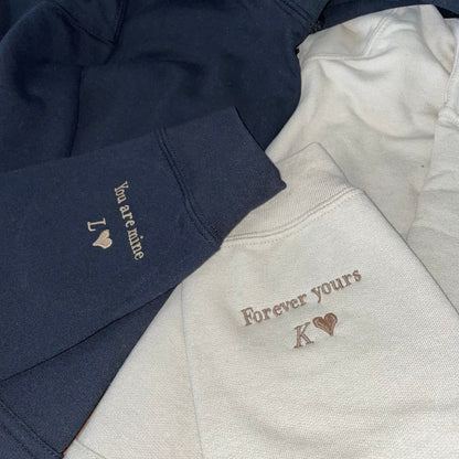 Felpa con cappuccio con numeri romani ricamati personalizzati • Regalo per coppie • Felpa con cappuccio con data e iniziale personalizzate
