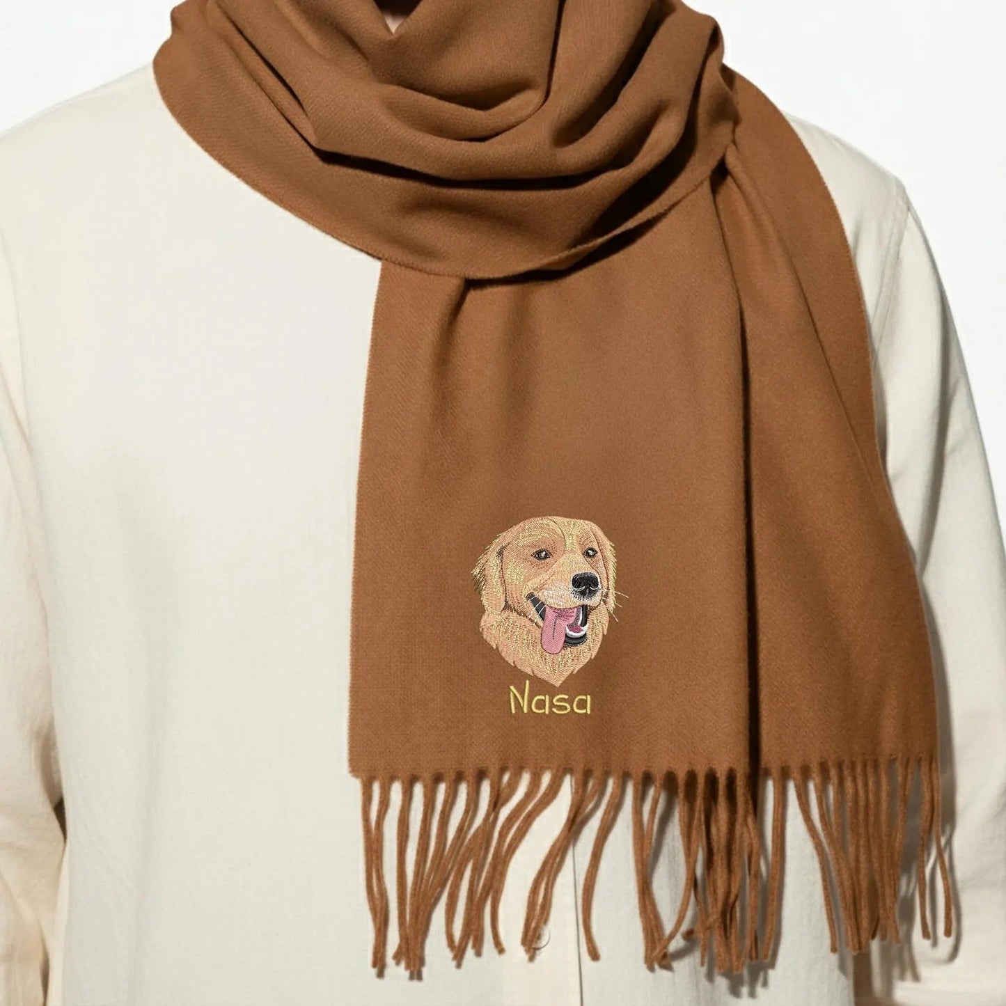 Sciarpa di lana ricamata con ritratto e nome del cane: regalo di Natale perfetto per le mamme di cani