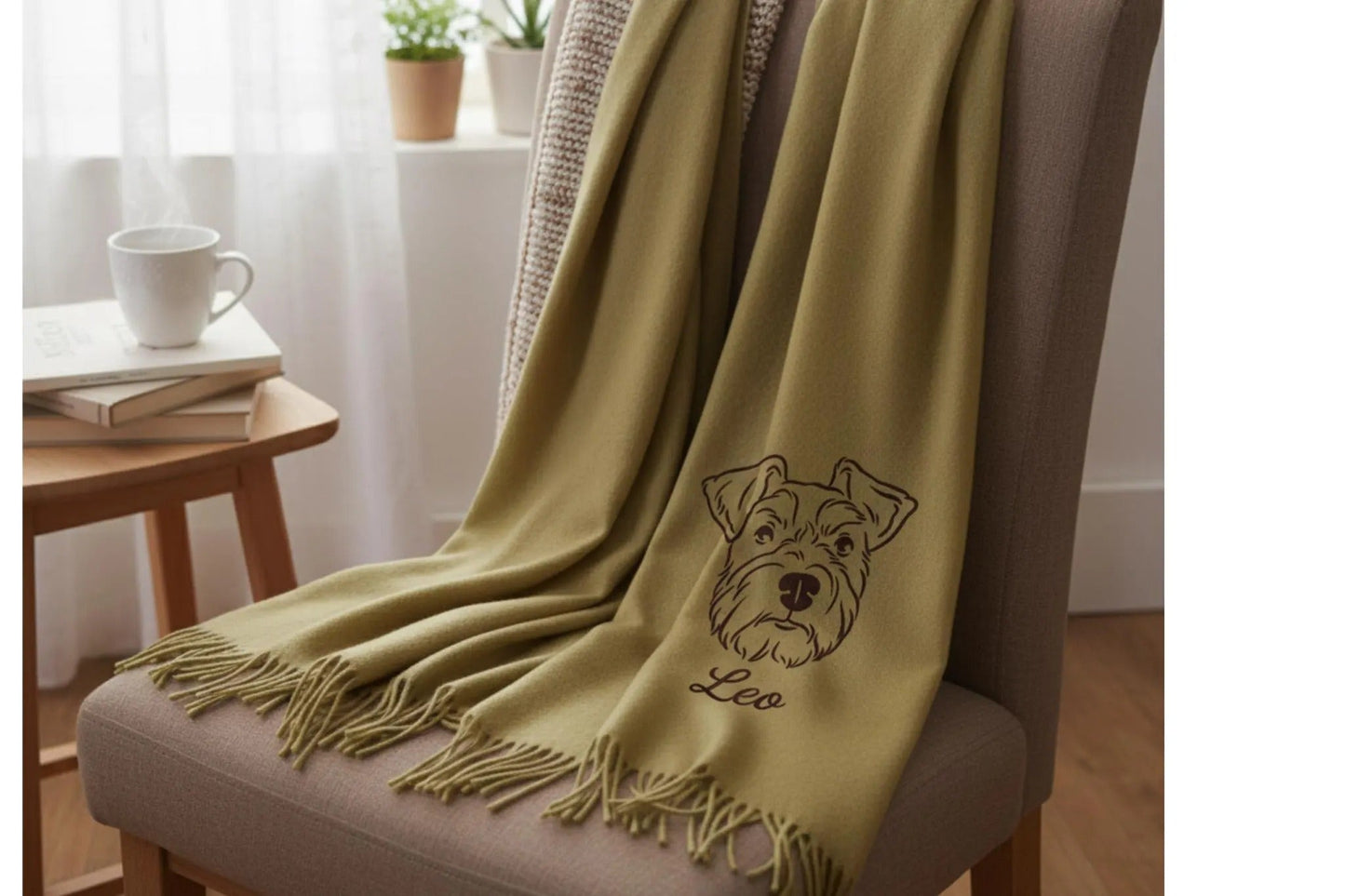 Fai ricamare il tuo animale domestico! Una sciarpa personalizzata unica è il regalo perfetto.