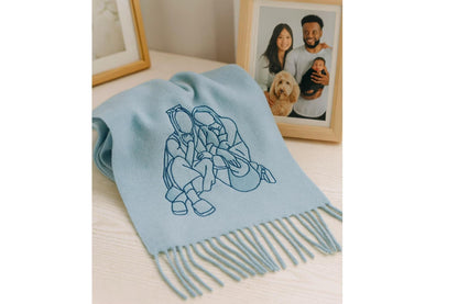 Sciarpa di lana ricamata personalizzata con foto: regalo unico per lei e per lui