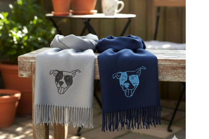 Sciarpa ricamata personalizzata con ritratto di animale domestico: il regalo perfetto per i proprietari di animali domestici